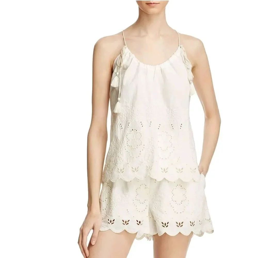 Elegant White Sleeveless Blouse - Picture 7 of 8